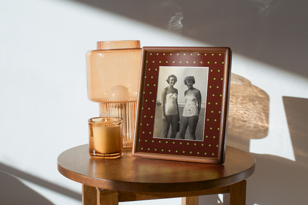 Dot Photo Mount in Brown & Green