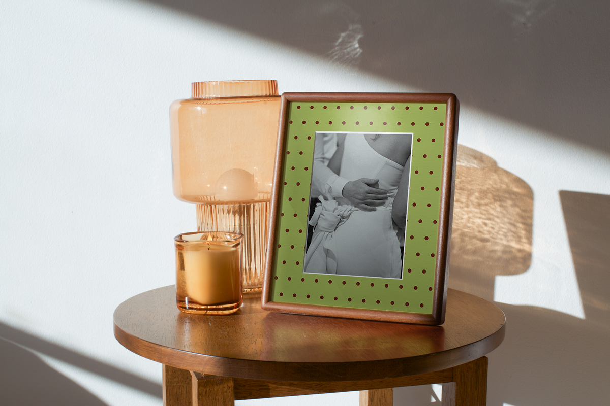 Dot Photo Mount in Green