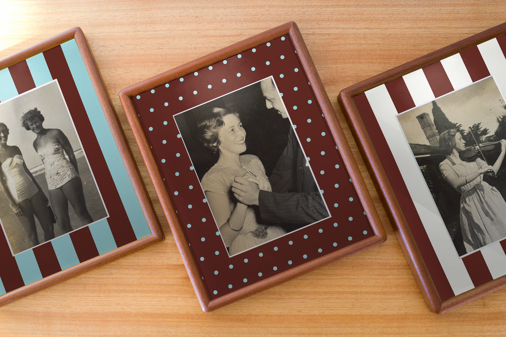 Stripe Photo Mount in Blue